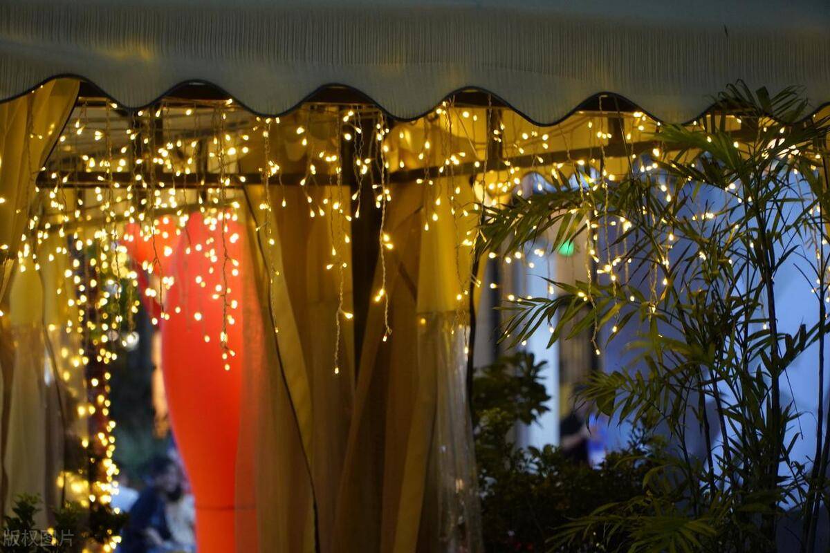 营灯串的防水性能与户外安全性澳门新葡京LED幻彩皮线露(图2)